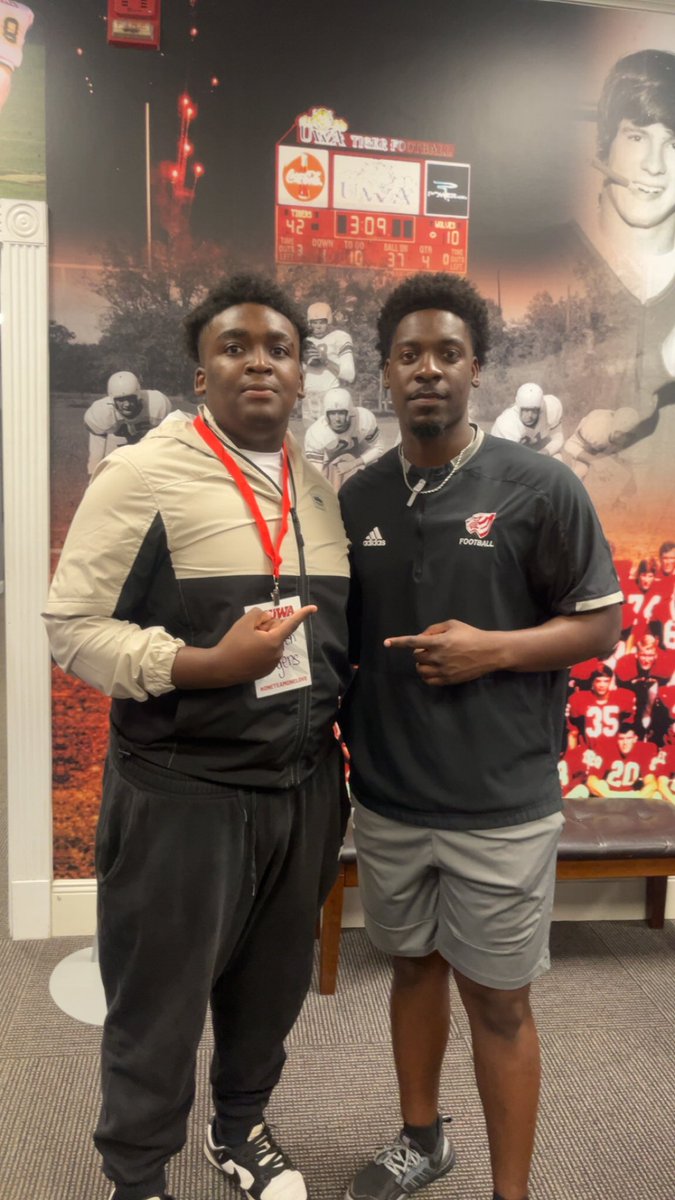 Kenyen Rogers (Stew) (@kenyen_rogers) on Twitter photo Had an amazing day today <a href="/uwa_football/">West Alabama FB</a> got to meet <a href="/CoachYeah/">Scott Cochran</a> and <a href="/Squareboy92/">Damion Square</a> love the energy here!!! <a href="/32jaysmith/">Jamarcus Smith</a> Had an amazing day today <a href="/uwa_football/">West Alabama FB</a> got to meet <a href="/CoachYeah/">Scott Cochran</a> and <a href="/Squareboy92/">Damion Square</a> love the energy here!!! <a href="/32jaysmith/">Jamarcus Smith</a>