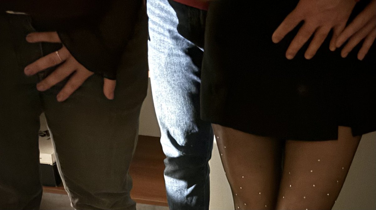 Bundan 3-4 gün önce buradan tanıştığımız ve uzun süredir konuştuğumuz bir beyefendi İzmir’den kalktı geldi ve harika bir gece geçirdik. Bizim için çok zahmetler çekti ama bence kimse pişman olmadı 😚😇 #cuckoldçiftler #İstanbul #cuckoldtürkiye