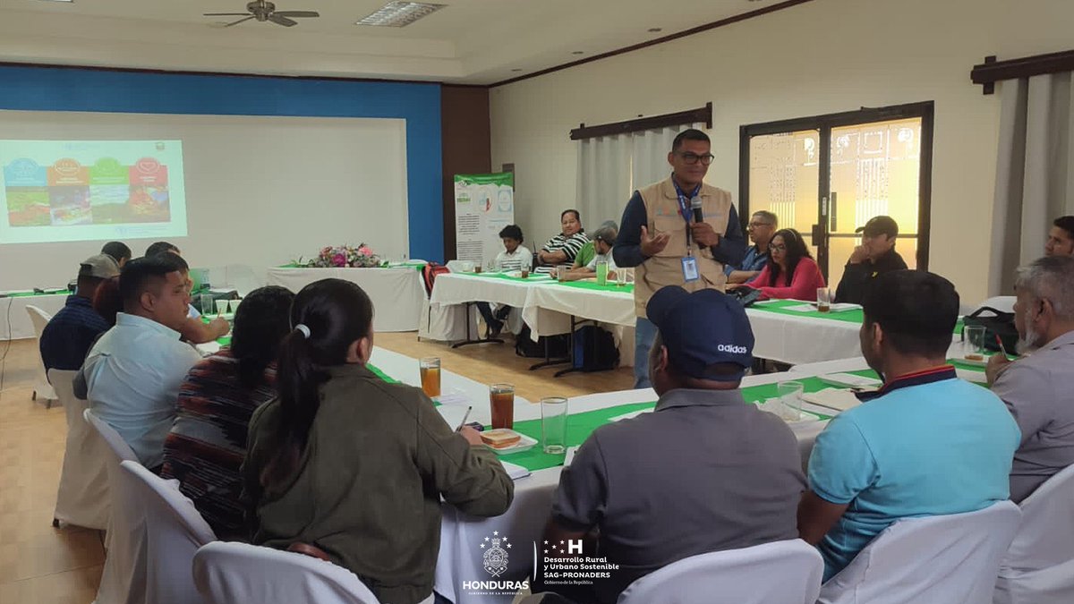 pronaders_hn's tweet photo. 📍La Paz
✅ 📜 Para asegurar la permanencia de los #HuertosPedagógicos, #SAG_PRONADERS, con la colaboración de #SEDUC, la #RedITC y la @FAOHonduras, implementó una jornada de formación dirigida a técnicos extensionistas y docentes, 📝 👇 https://t.co/zSYMrpmFSX