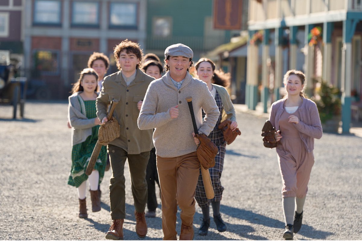hallmarkchannel's tweet photo. We love how the kids of Hope Valley are coming together to make Little Jack #HylandGoodrich feel better! #Hearties https://t.co/GQv49ZYpz7