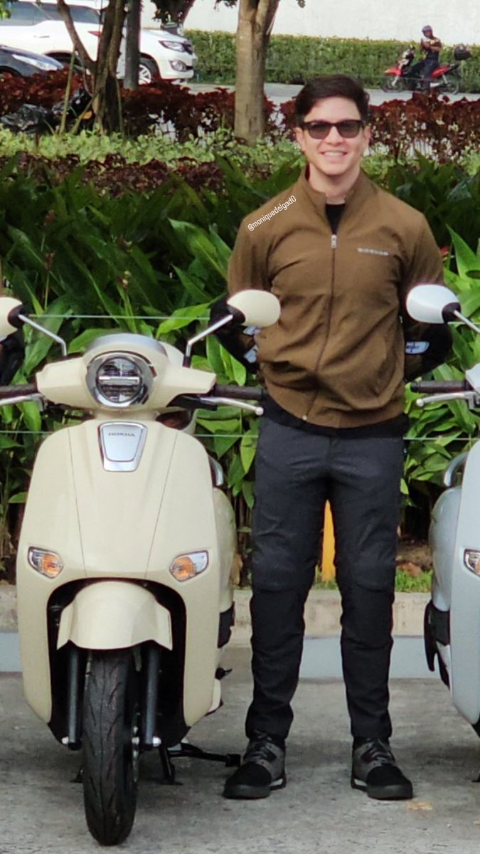 moniquedelgad0's tweet photo. #ALDENRichardsForHonda 
 @aldenrichards02 
#ALDENRichards https://t.co/j7P5g7JnTk