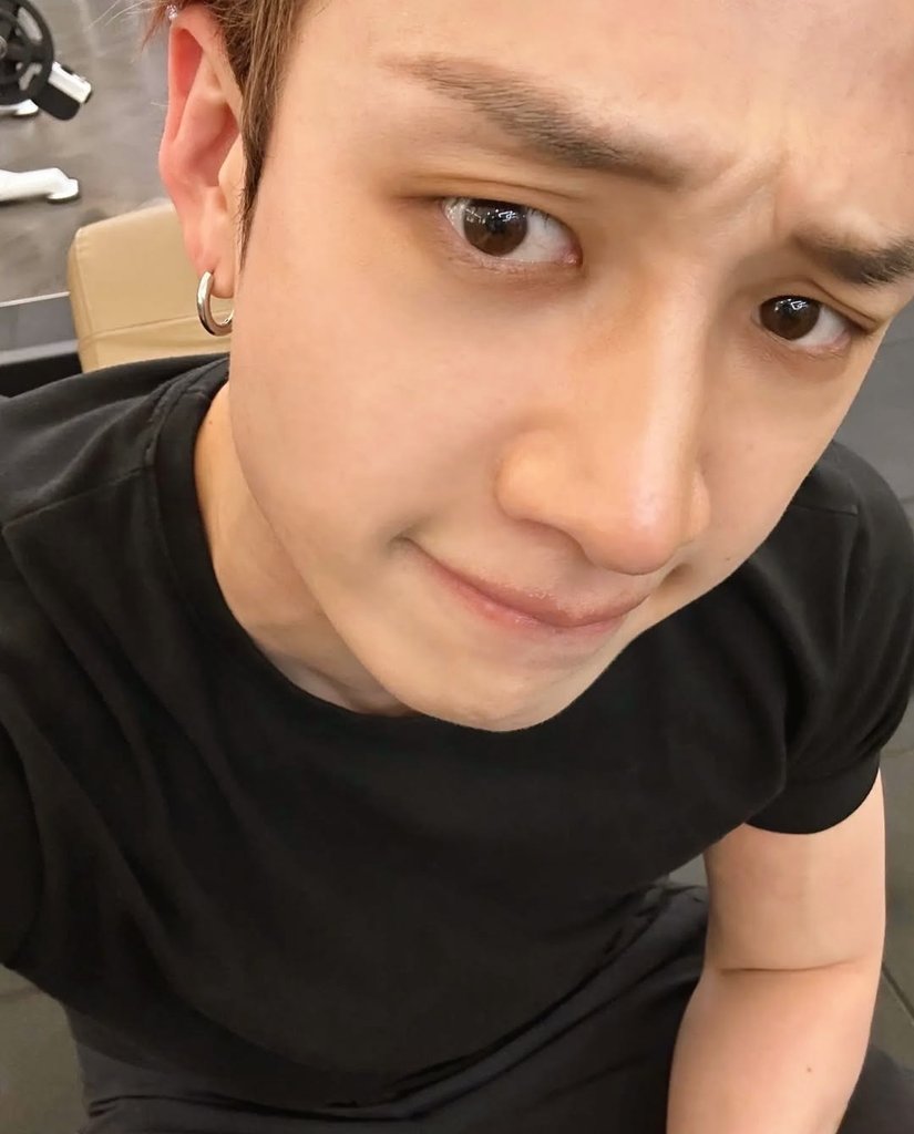 CovertWraith's tweet image. a lazy friday night.