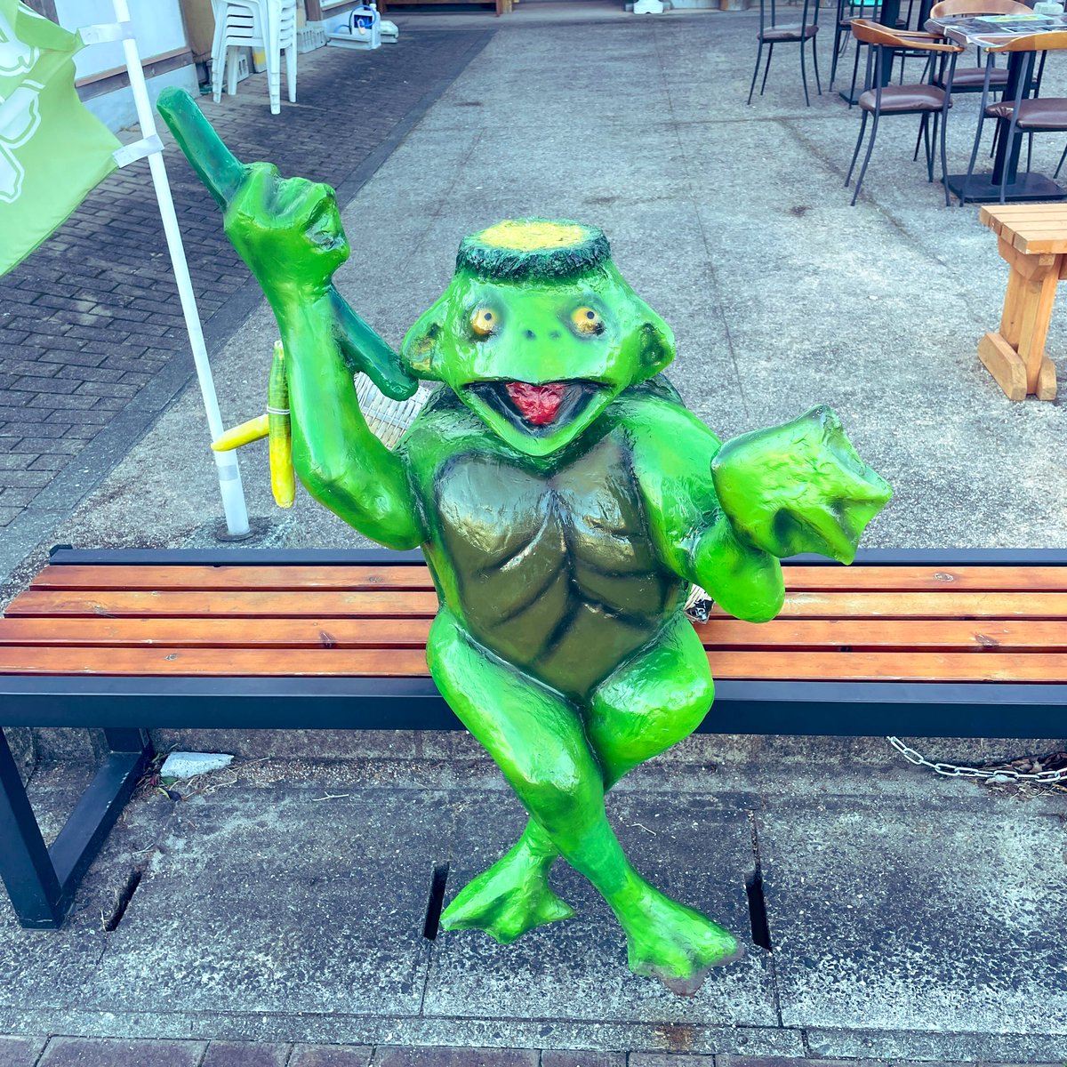 おはようさまです😃
Mu-Chaiのややです🌼  

こちらは雨でございます☔

雨と言えば…カッパ🥒(•Ӫ•)🥒
いつかの…
下関市菊川のカッパちゃんをお届け

そして…確定申告ラストスパート😇

まずは自分をご機嫌に🫶 
ご縁と感謝を大切に🌼*･

 #霧島市リラクゼーション  #リラクゼーション