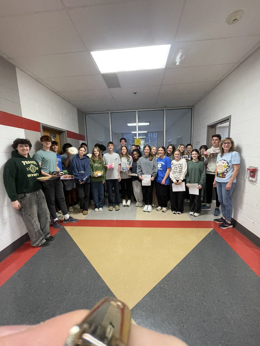 klmsmmhs's tweet photo. Pi Day Fun! @SMMHSEagles https://t.co/0d3LHdauAo