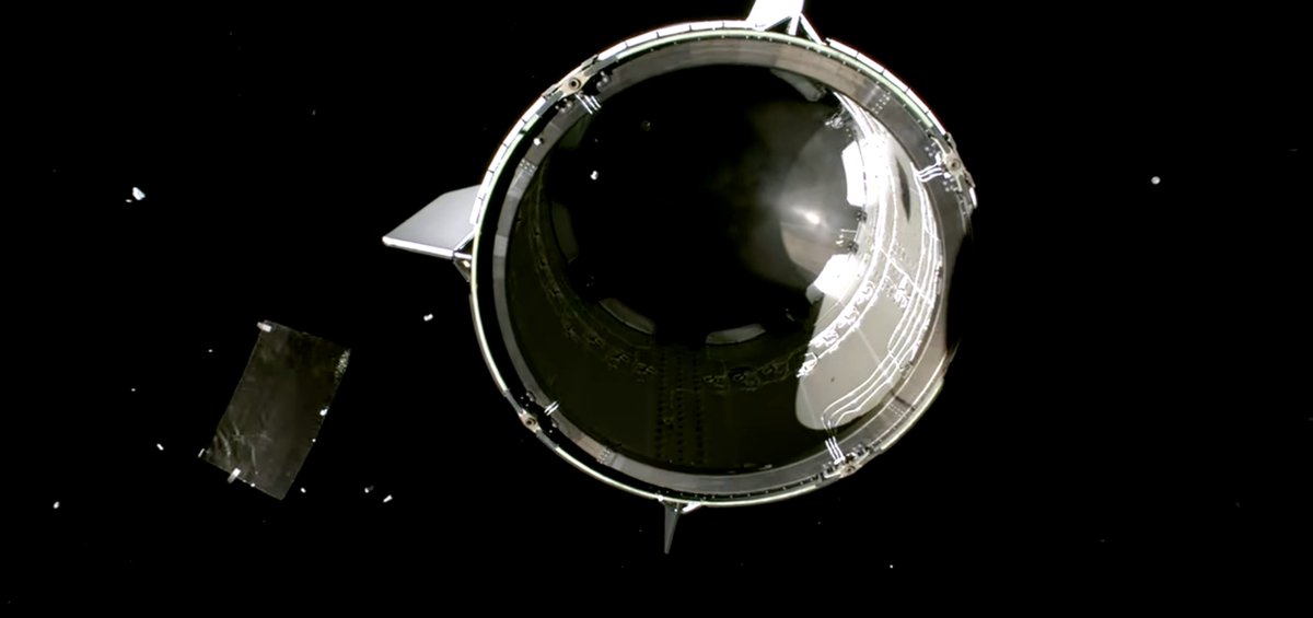 SpaceflightNow's tweet image. 12/ Walker says the insulation that liberated "did its job" on the way to orbit and "it's ok if it liberates."