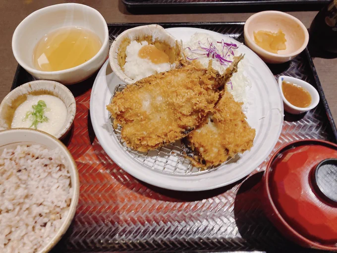 こないだ食べた大戸屋のいわしフライ定食美味しかった そして美味しんぼのこのコマを思い出しながら食べていたが言ってもシーーーーーンてなるのでがまんした 