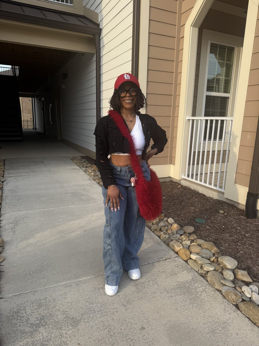 _LeanWithIt's tweet photo. “i’m from st. louis, say he like my arch”
~sexxy 

happy 314 day to my city, all the way from NC, with love♥️ https://t.co/9r18AT8rZq