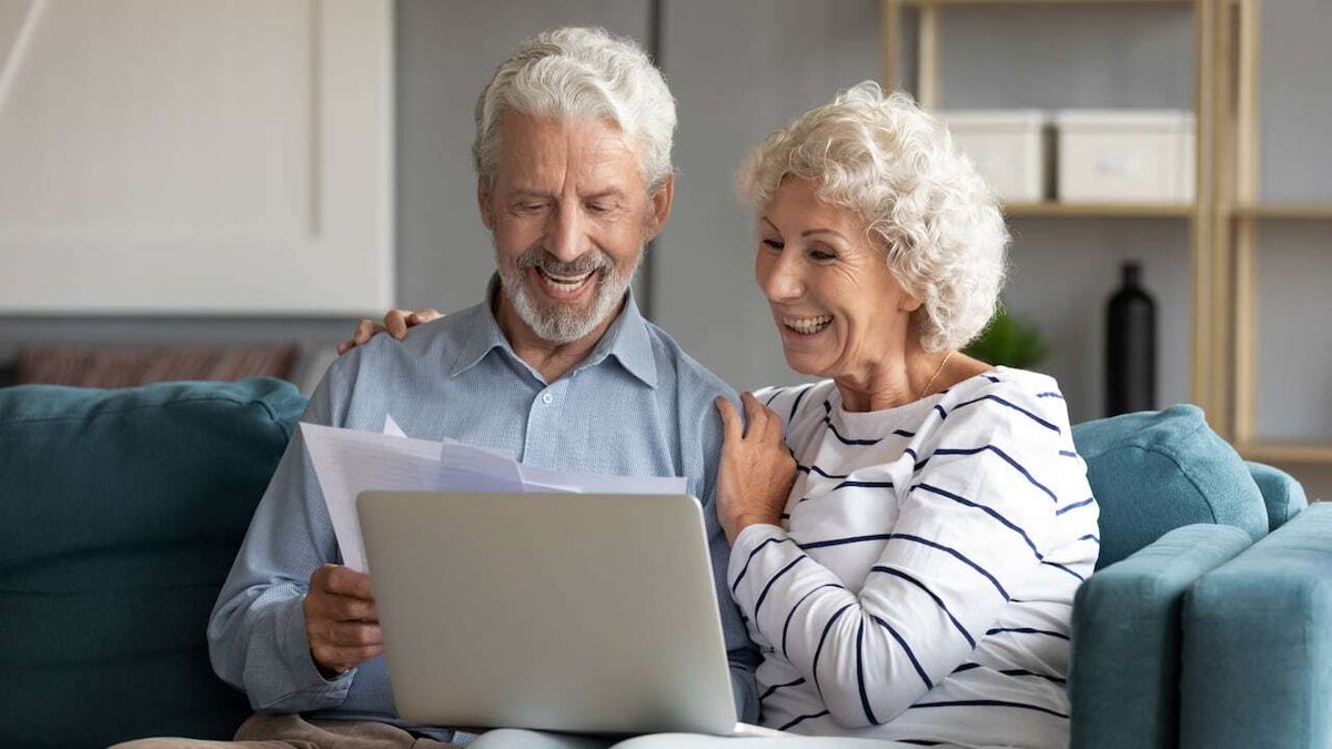 Desopinioncom's tweet image. El subsidio pensional en Colombia garantiza el acceso a una pensión mínima a quienes no cumplen con los requisitos necesarios. Aplica a afiliados de ambos regímenes de pensiones y busca asegurar recursos para el futuro. ¿Ya conocías este apoyo? #SubsidioPensional #noticiascolom…