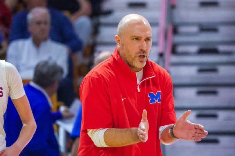 MohiganAthletic's tweet photo. Hunting 🏆!!!!! @MHSGirlsBball https://t.co/he5zy8VAA9