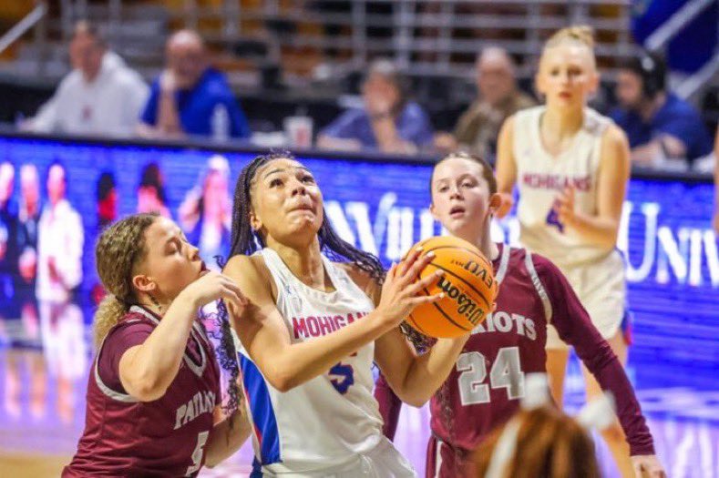 MohiganAthletic's tweet photo. Hunting 🏆!!!!! @MHSGirlsBball https://t.co/he5zy8VAA9
