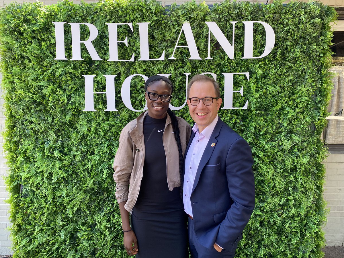 IEConsulGenATX's tweet photo. Was lovely to have so many of our Irish community in #Austin come through Ireland House at @sxsw this week.
Particularly special to have our own resident Olympian Rhasidat Adeleke drop by during our closing #Trasna reception. #TeamIreland #GlobalIreland https://t.co/0vlmEcAEm7