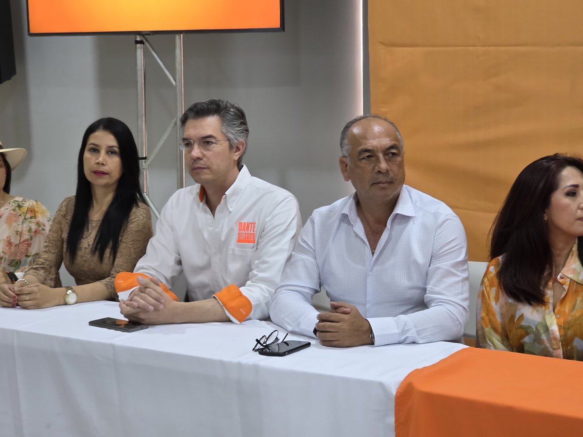 adrianavilaes's tweet photo. Coordinadora Ciudadana Estatal @MovCiudadanoVer https://t.co/7TLbTsMr2d