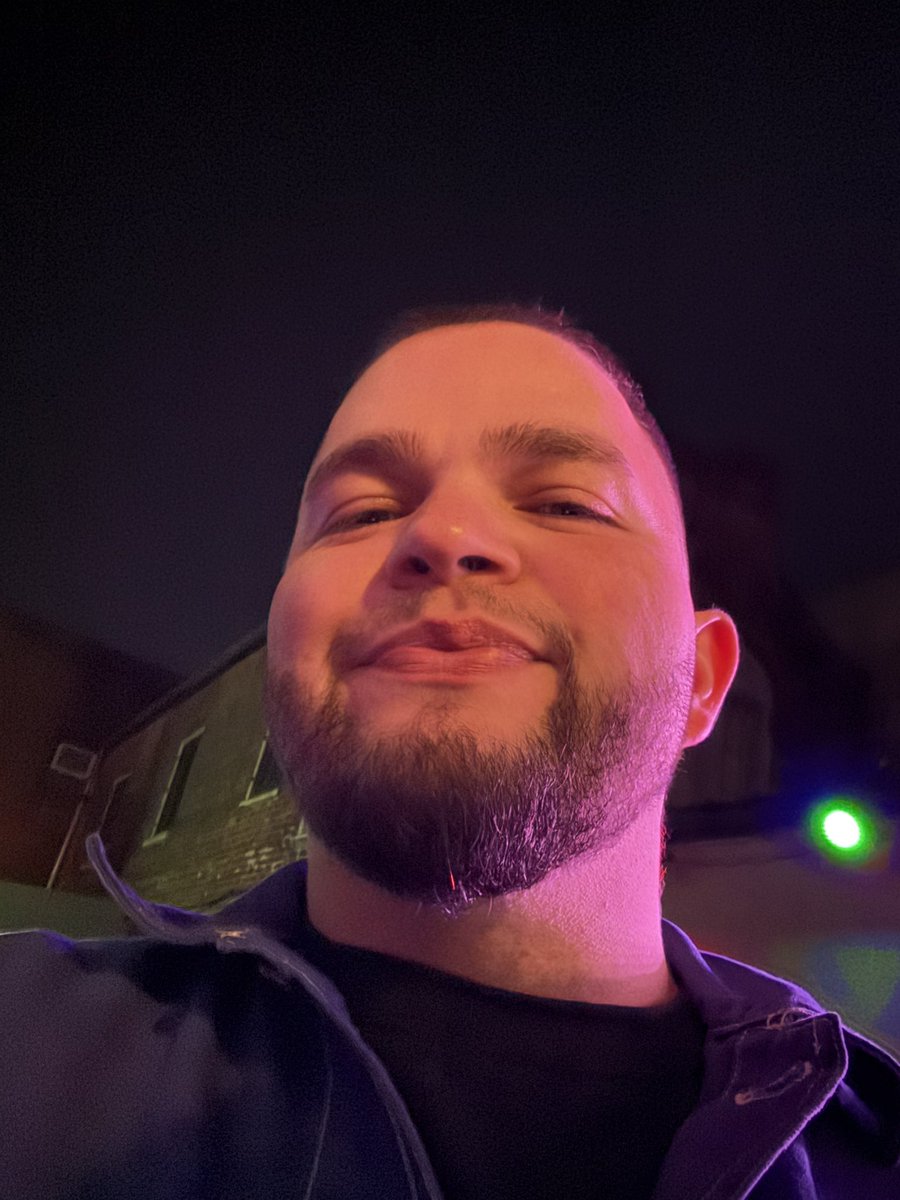 _skellator's tweet image. Skin was CLEAN, feelin myself, drunk in New Orleanssss