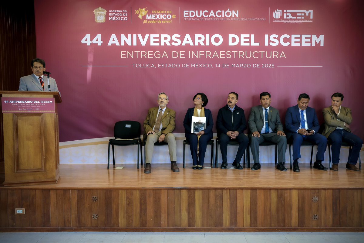 SeducEdoMex's tweet image. En compañía del líder del @SMSEMmx, Jenaro Martínez y el director del #ISCEEM, Bernardo Martínez, inauguró un nuevo edificio.

Y se reconoció a docentes del Sistema Nacional de
Investigadores e Investigadoras (SNII) y del Programa para el Desarrollo Profesional Docente (PRODE).