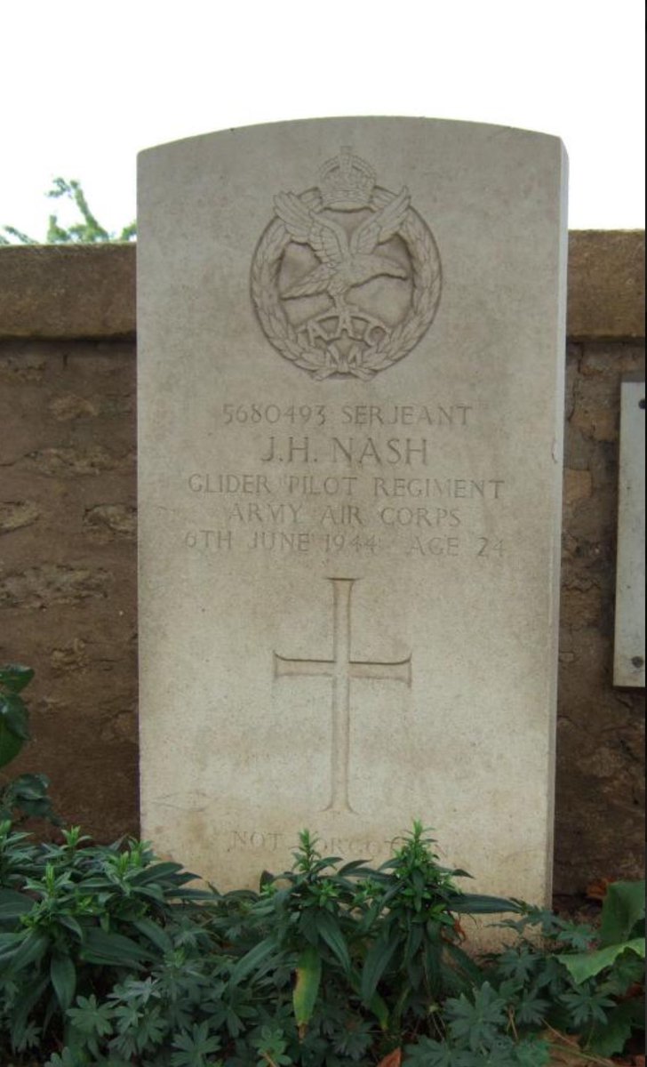 52ndLI's tweet photo. @6thairborne Wonder if that’s the same Sjt JH Nash, in the photo, who is buried next to Lt Den Brotheridge in Ranville Churchyard. @SOFOtrust @GPRSociety @armyflying  @ChalkCollection https://t.co/bJ1stKPnPl