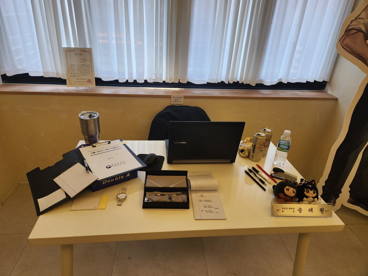 송 실장님 생일 축하드립니다
생일축하 올해도 할수있어서 기뻐요

(열어주신 주최님도 감사합니다. 복받으세요)
#선물은_괜찮습니다_축하는_감사합니다 
#송이아빠_이제_선생님_하셔야죠 
#샛노란_봄을_맞은_씨앗에게