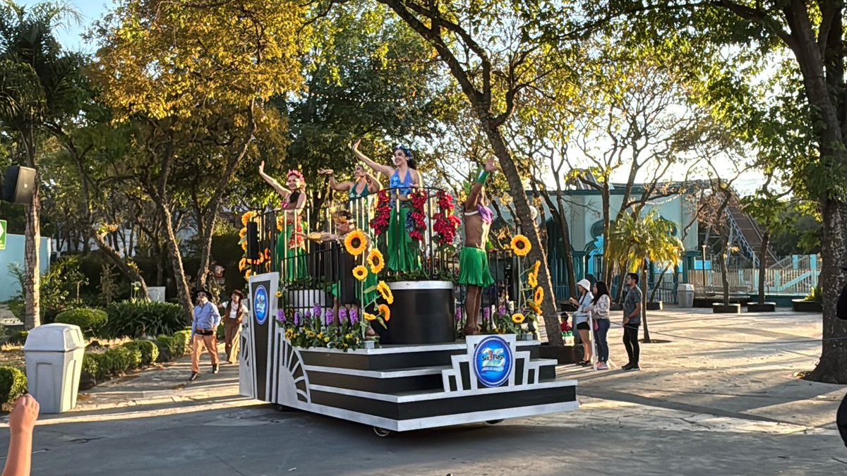 mninoticias's tweet image. #SpringCelebration la gran  celebración de @SixFlagsMexico