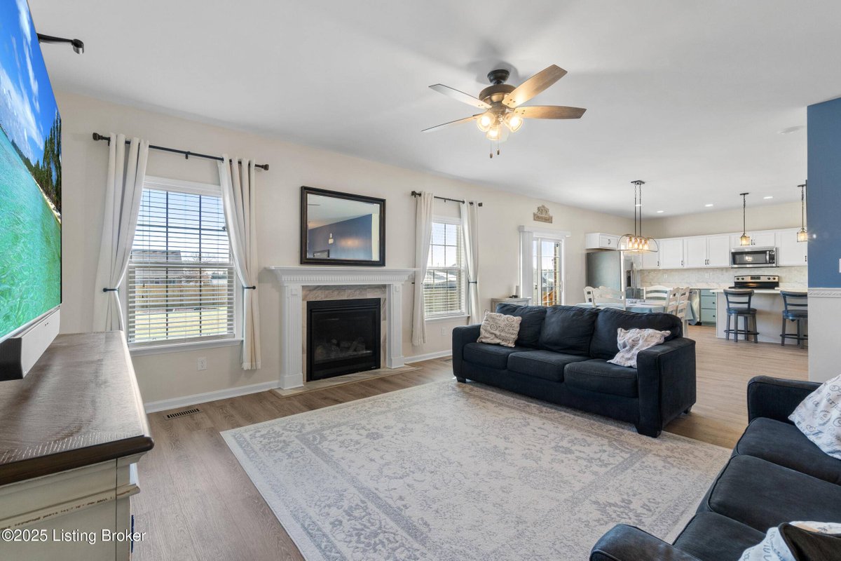 TeamPruitt's tweet photo. 🎈🎈OPEN SUNDAY 2-4 PM🎈🎈

Listing Address: 316 S Autumn Ridge Dr, Mt Washington, KY 40047
5 Bed/3.0 Bath/2,900 Sqft Single Family Home for $434,900

View more information here: https://t.co/kzFA7sfCy5

Amy Pruitt - 5028020802
#TeamPruitt #OpenHouse #RealEstate https://t.co/aYgyS0f2oD