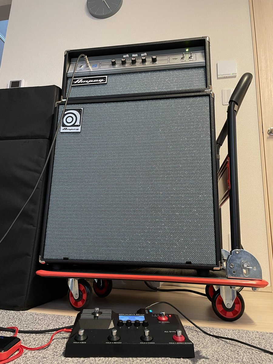 okkiena69's tweet photo. 伝統と新技術の融合🤝

#ampeg
#V4B
#SVT212AV
#ZOOM
#B2four https://t.co/bBBRFcOqiV