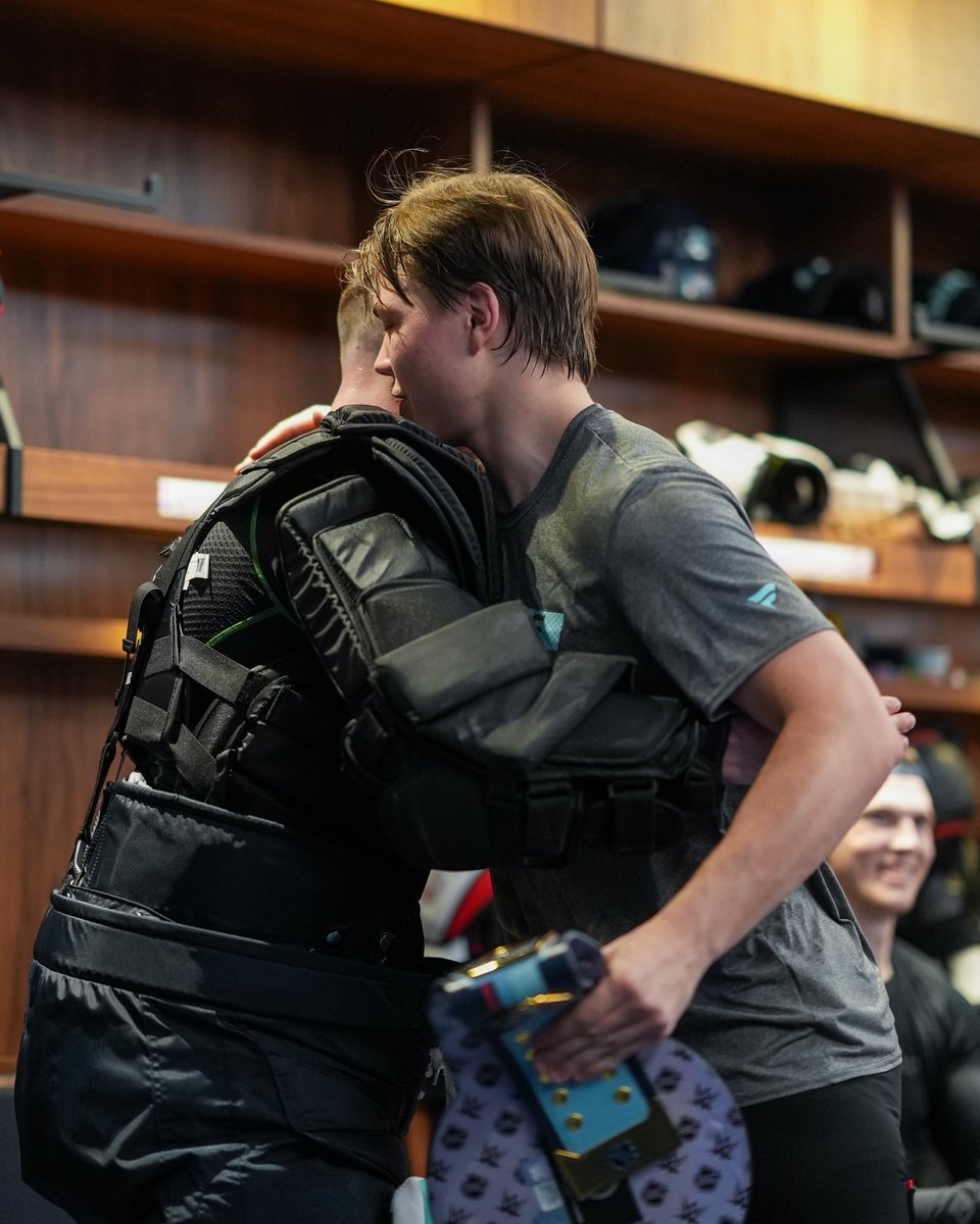 SeattleKraken's tweet photo. work hard, play hard.

enjoy the day off, fellas 👋 https://t.co/za1WJ6IaAe