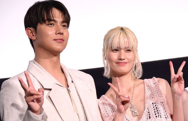 taishiloops's tweet photo. Taishi and the cast of "Saotome Kanako no Baai wa" attended a stage greeting of the movie that held in Tokyo today 🥰

The movie is now playing in theaters 💫

#中川大志 #橋本愛 
#山田杏奈 #臼田あさ美
#早乙女カナコの場合は https://t.co/FTKYuFEB90