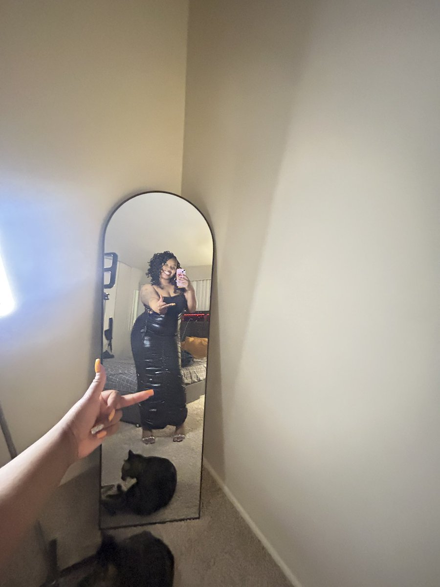 breezydoesittt's tweet image. 🥴 #womenwithlocs #Trending #dmv