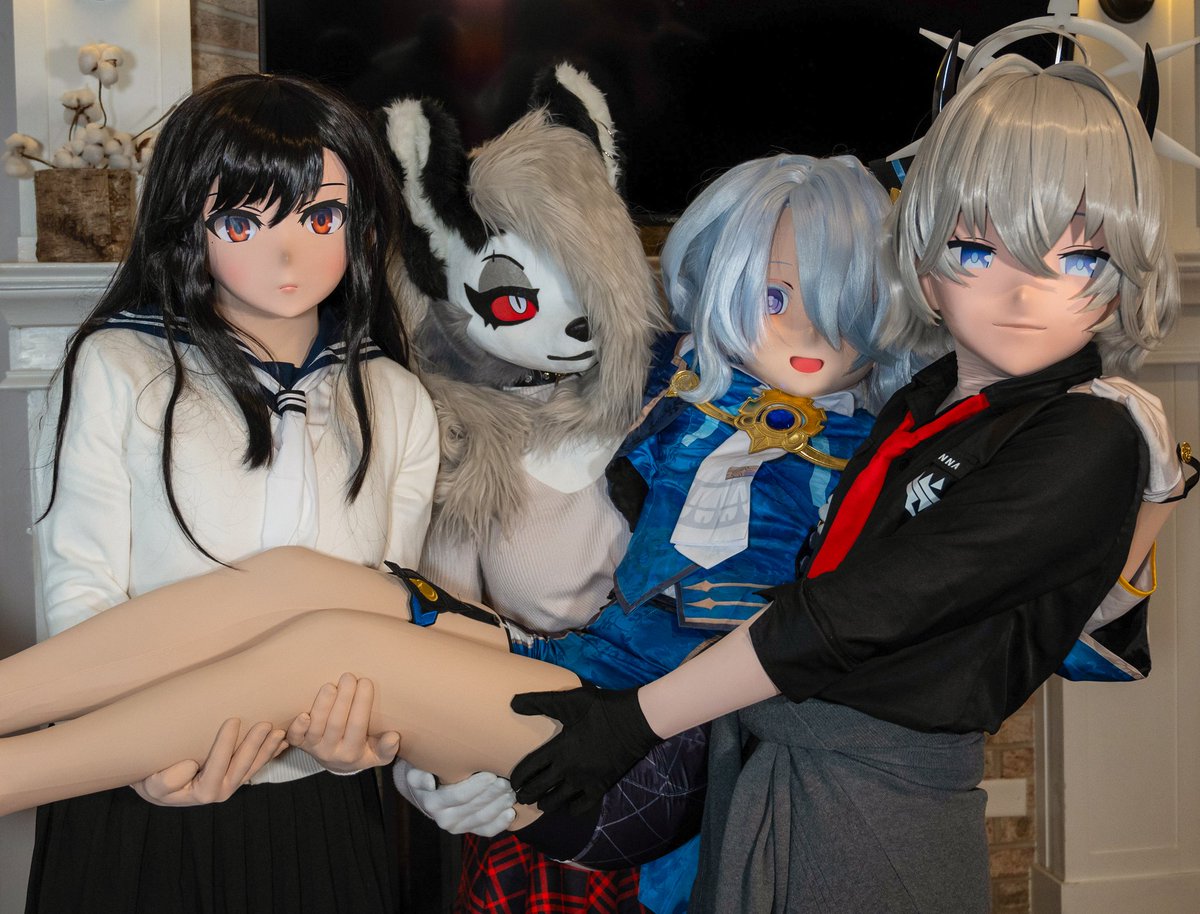 put me DOWN!
<a href="/bacon_kig/">Bacon</a>
<a href="/ivy_kig/">Ivy Kig</a> 
<a href="/kwrknm/">橙杼 🍊 Chaaange</a> 
📷:<a href="/RealsTori762/">Reals</a>