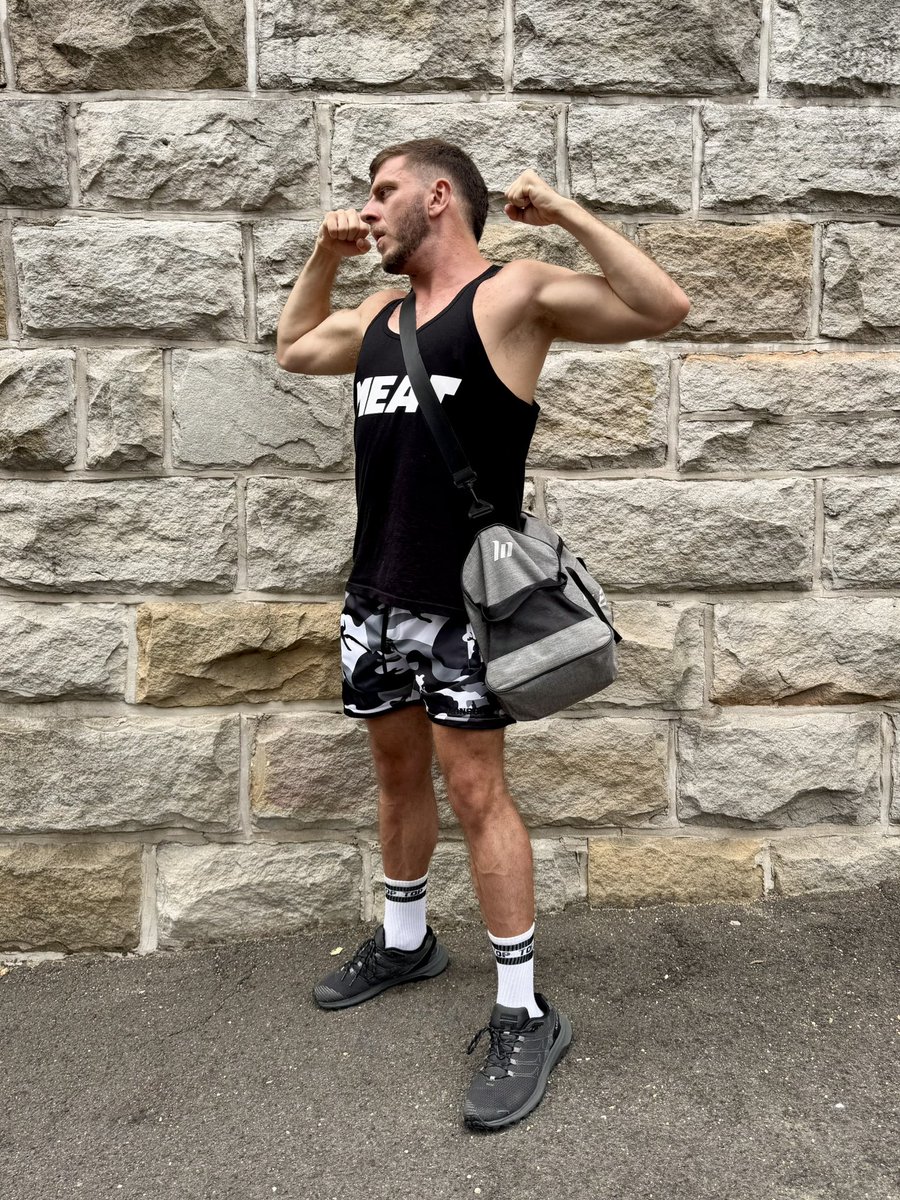 Troy_is_growing's tweet photo. Time to flex my MEAT! 🥩 Weekend gym session. Where are we meeting? See you in the showers? 😉

Check out my progress. I’m a WIP and I would love you to see my bodybuilding journey. 

#gaybodybuilder #gaygym #gaysydney https://t.co/s1po5BnLI7