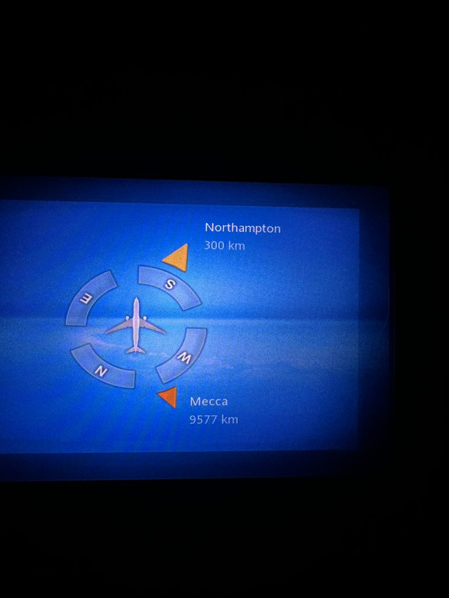 Milo_Edwards's tweet photo. malaysian airlines responsible for the most accidentally funny flight map graphic i have ever seen https://t.co/BrhfsNa4n1