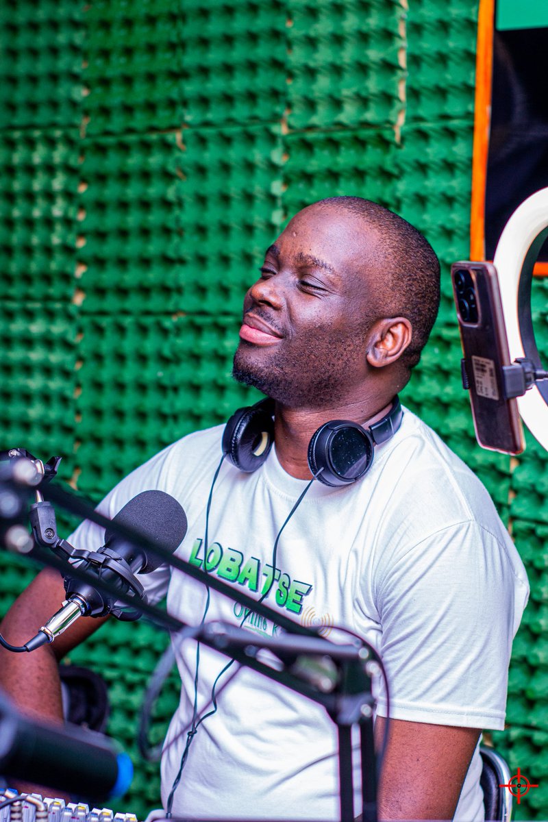 DjVic1's tweet photo. I'm on your airwaves 📻 every Wednesday at 5pm 💥 only on @LobOnlineRadio 📻 https://t.co/Cl2zl7YWdB
