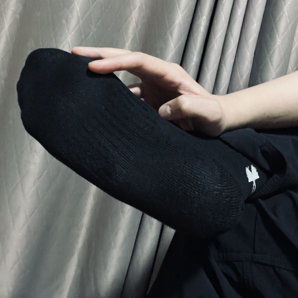 Maxyong1231's tweet photo. 买了新🧦 味道好大 https://t.co/Vo22AzPGXh