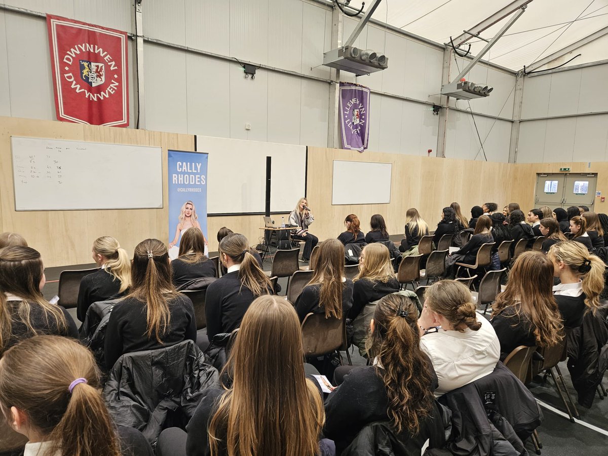 Cant_sixthform's tweet image. This week, to celebrate International Women'Day we @Cant_sixthform @cantonianhs discussed #Empowerment and #Equality during Form time and had @CallyRhodes join us for an assembly 'gig' #AccelerateAction