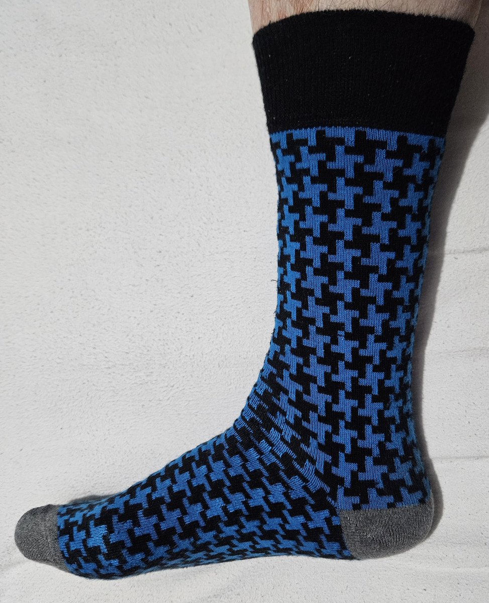 TodaySocks's tweet photo. Well that's the second round of Sock Roulette over, this is my last pair of day socks. It's been fun #Socks 😁❤️ https://t.co/BXCqe6A0vT