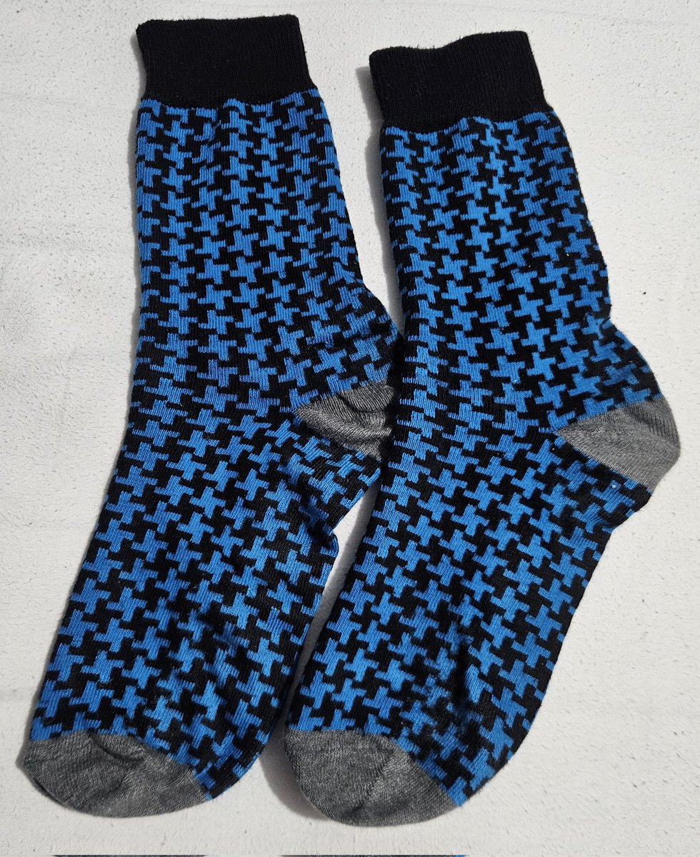 TodaySocks's tweet photo. Well that's the second round of Sock Roulette over, this is my last pair of day socks. It's been fun #Socks 😁❤️ https://t.co/BXCqe6A0vT