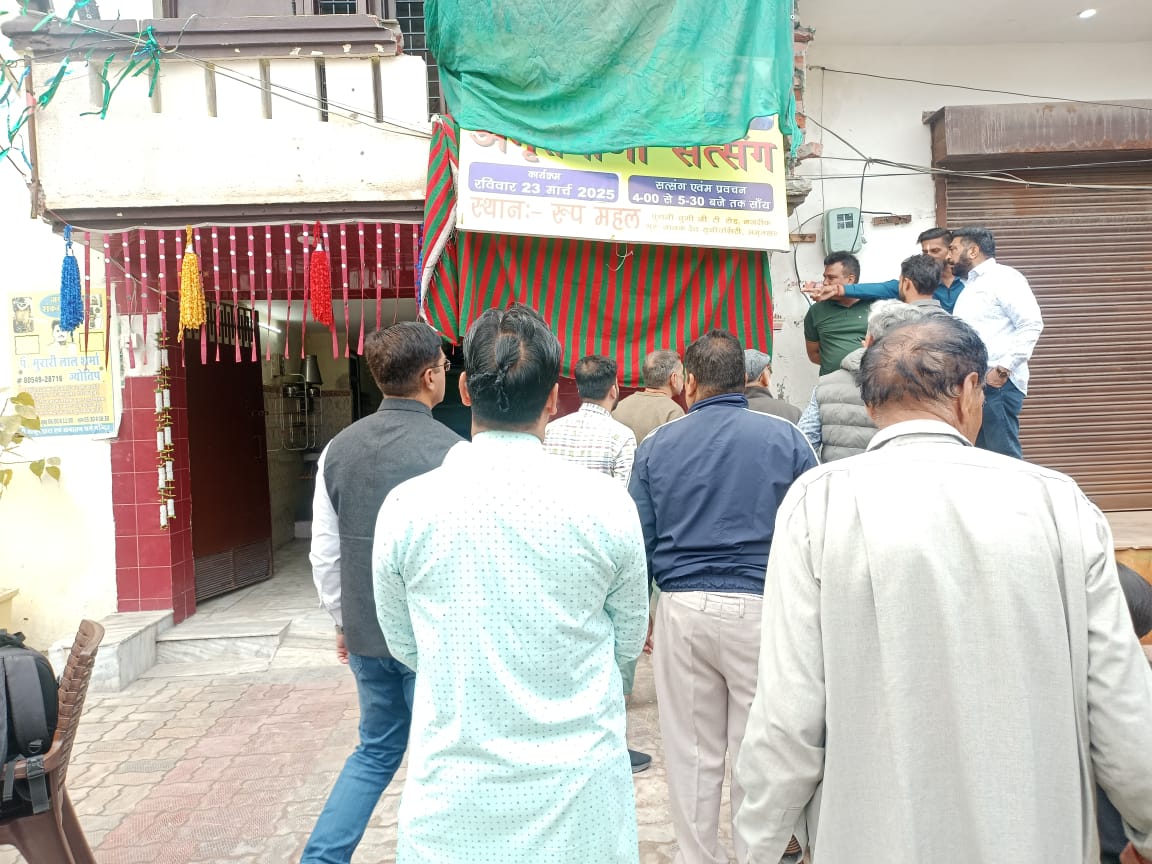 bsmajithia's tweet photo. 👉Grenade attack ਨਾਲ ਫਿਰ ਤੋਂ ਦਹਿਲਿਆ ਸ੍ਰੀ ਅੰਮ੍ਰਿਤਸਰ ਸਾਹਿਬ।
👉ਠਾਕੁਰ ਦੁਆਰਾ ਮੰਦਿਰ, ਸ਼ੇਰ ਸ਼ਾਹ ਸੂਰੀ ਰੋਡ, ਨੇੜੇ GNDU, Sri Amritsar Sahib ਵਿਖੇ ਹੋਇਆ ਗਰਨੇਡ ਅਟੈਕ।
👉 ਠਾਕੁਰ ਦੁਆਰਾ ਮੰਦਿਰ 'ਚ ਹਮਲਾ ਕਰ ਧਾਰਮਿਕ ਭਾਵਨਾਵਾਂ ਭਟਕਾਉਣ ਦੀ ਕੋਸ਼ਿਸ਼।
👉 HINDU-SIKH ਏਕਤਾ ਨੂੰ ਲਾਂਬੂ ਲਾਉਣ ਦੀ ਕੋਸ਼ਿਸ਼। 
👉 LAW AND ORDER ਦਾ ਵੱਡਾ FAILURE 
👉INDO-PAK Border Area 'ਚ ਨਹੀਂ ਰੁਕ GRENADE ATTACKS 
👉CP AMRITSAR ਗੁਰਪ੍ਰੀਤ ਭੁੱਲਰ ਦਾ FAILURE 
👉 Border Area 'ਚ 15+ Grenade attack ਹੋਣਾ ਪੰਜਾਬ ਦੀ ਵਿਗੜੀ ਹੋਈ ਅਮਨ ਕਾਨੂੰਨ ਦੀ ਸਥਿਤੀ ਦਰਸਾਉਂਦੇ ਹਨ।
👉 ਪਿਛਲੇ ਤਿੰਨ ਦਿਨਾਂ ਤੋਂ ਫਰੌਤੀਆਂ, ਕਤਲ ਅਤੇ KIDNAPPING ਦੇ ਅਨੇਕਾਂ ਮਾਮਲੇ ਸਾਹਮਣੇ ਆਏ ਹਨ। 
👉 ਮੁੱਖ ਮੰਤਰੀ ਜੀ ਸਮਾਂ ਰਹਿੰਦਿਆਂ ਕਾਰਵਾਈ ਕਰੋ ਮੁੜ ਤੋਂ BORDER STATE ਪੰਜਾਬ ਨੂੰ ਕਾਲੇ ਦੌਰ ਵੱਲ ਨਾ ਲੈ ਕੇ ਜਾਉ।

@cpamritsar @DGPPunjabPolice @PunjabPoliceInd @BhagwantMann