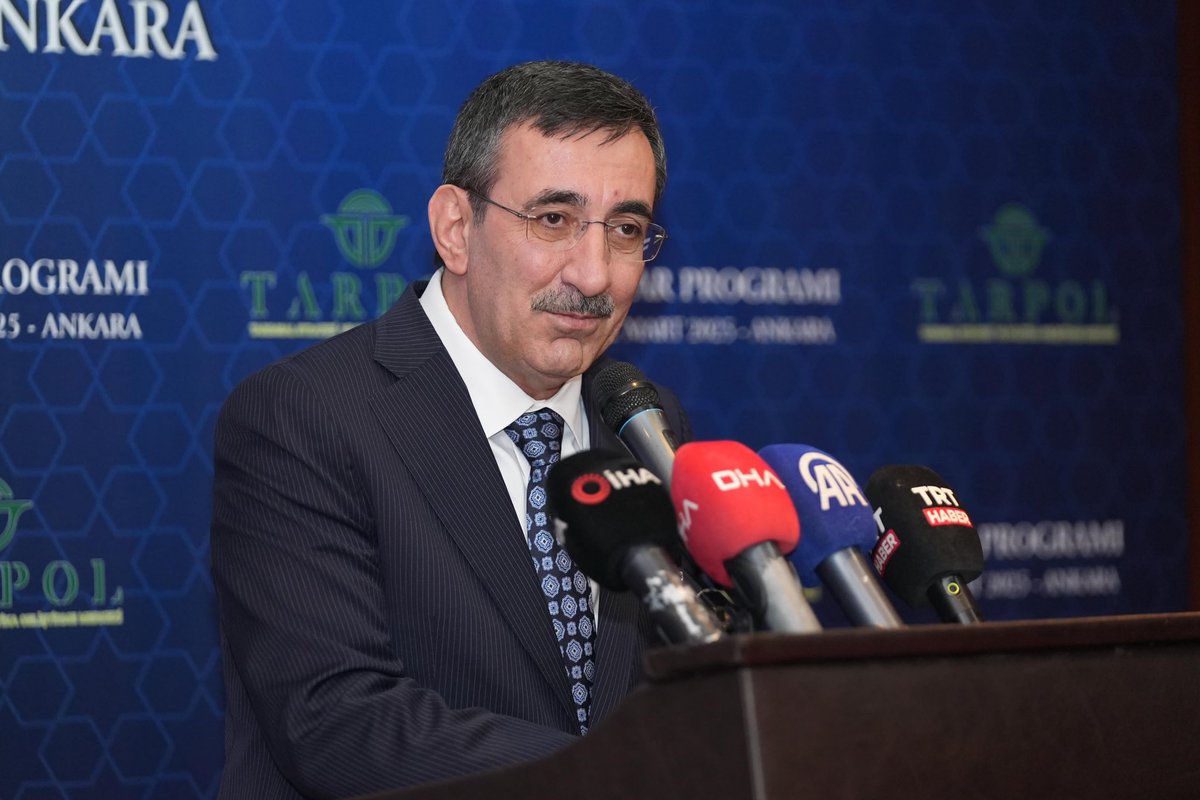 Tarpol (Tarımsal Strateji ve Politika Geliştirme Merkezi)’un düzenlediği iftar programında Cumhurbaşkanı Yrd. Sn. Cevdet Yılmaz’ı ağırladık. Mütevelli Hayeti Bşk. Mehdi Eker Bakanımız ve ekibine teşekkür ediyoruz.