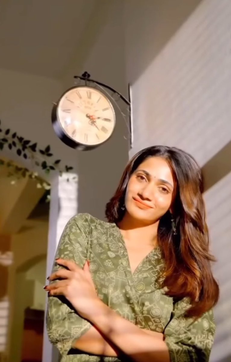 SivaArusan's tweet image. Knowledge will give you power, but character respect.🫡 #Gentlewomanrunningsuccessfully #secondweek 🎞️✮⋆˙, be lated happy birthday 🎂 #LokeshKanagaraj 🥂