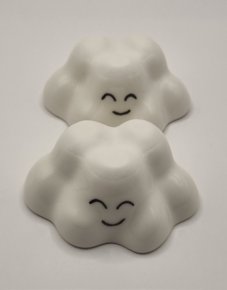 ☁️하성운 탄셍기념 나눔2☁️
구름모양 소주잔
💜💙💛☁️☁️1세트
당첨인원 10명

뒷면이 뽀인트 소주잔들
컬러잔은 사이즈가 좀 커서 
소스 담아드셔도 되용

성운이 생각하며 예쁘게 사용하실분들~
rt해주시면 제가 셍탄일 잘 즐기고 
24일에 추첨할께요 
(이 아이들도 열심히 만드는듕😅)