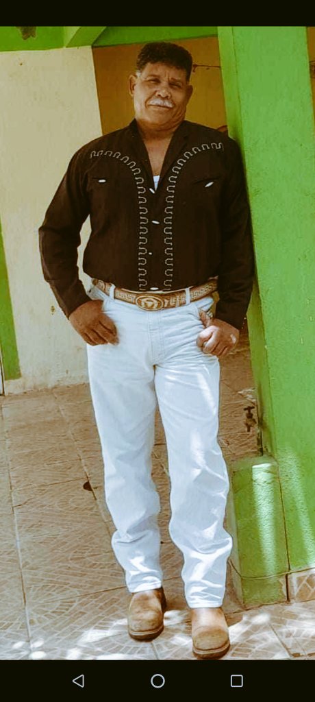 AGNALDONAS33028's tweet photo. Mmmmm que rico hombre https://t.co/YoQS6B2RV9