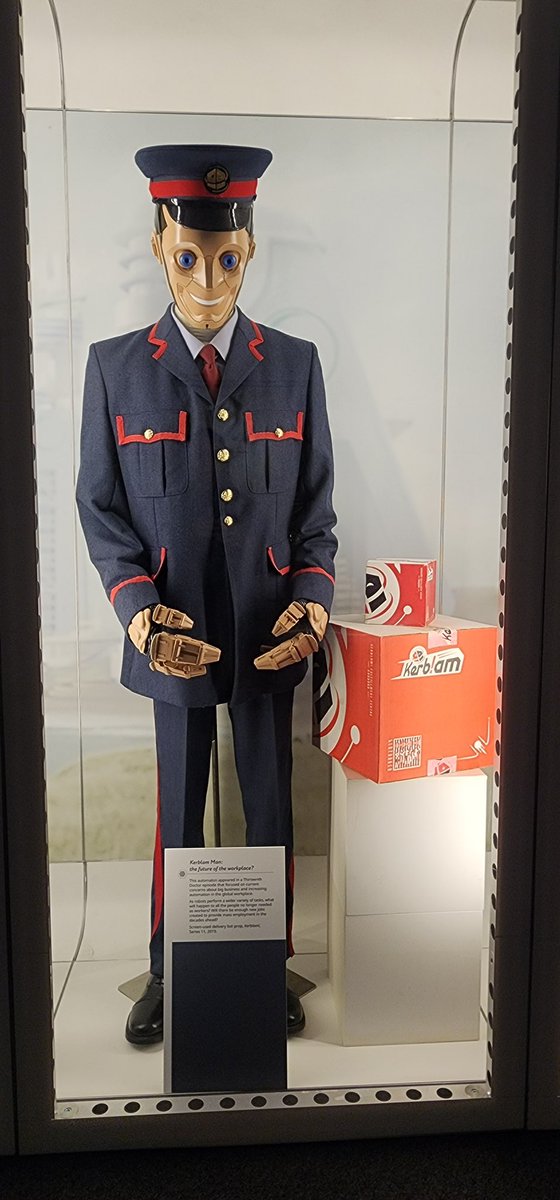 ParksAndCons's tweet photo. There are so many great pieces on display at the @ComicConMuseum for #DoctorWho #WorldsOfWonder https://t.co/b0dP0kJsTC
