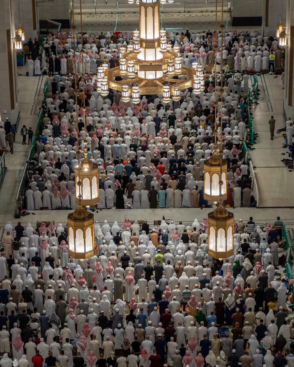 _mzdanh's tweet photo. تأمَّلوا هذا الحديث القدسي:
يا عبادي لو أنَّ أوَّلَكم وآخرَكم وإنسَكم وجنَّكم اجتمَعوا في صعيدٍ واحدٍ 
فسألوني فأعطيتُ كلَّ إنسانٍ منهم مسألتَهُ ما نقصَ ذلِكَ في مُلكي شيئًا! https://t.co/3WN1DPmKfX