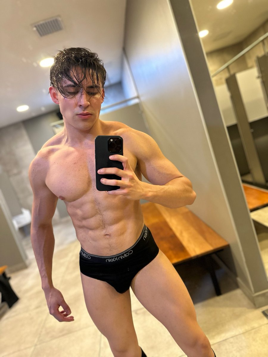 alemontoyacr's tweet photo. Entreno ready #culturasmartfit 🙂‍↔️ https://t.co/LSvi8CxzDz