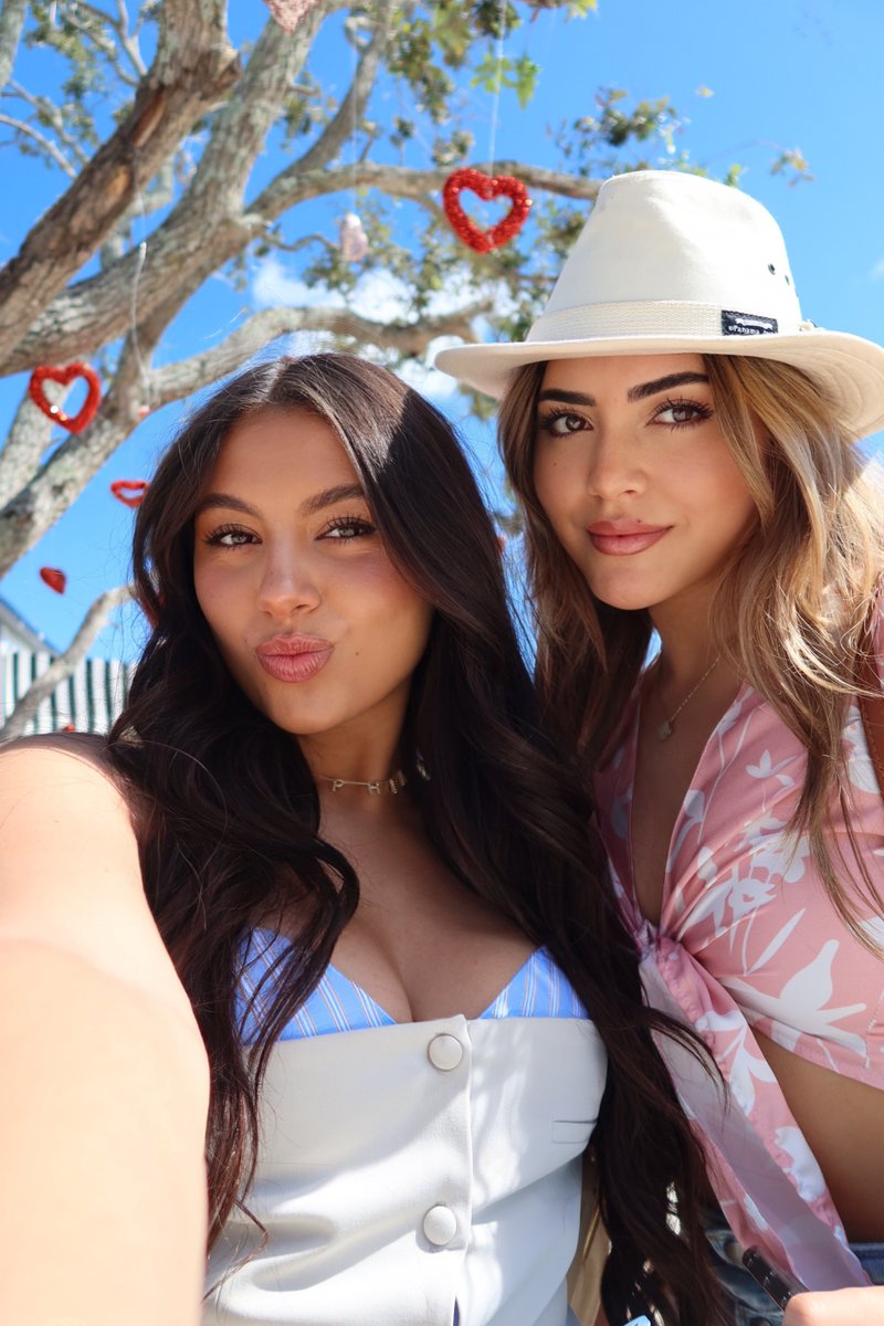 Scarolinagonz's tweet photo. having fun https://t.co/FYrJ69xAey