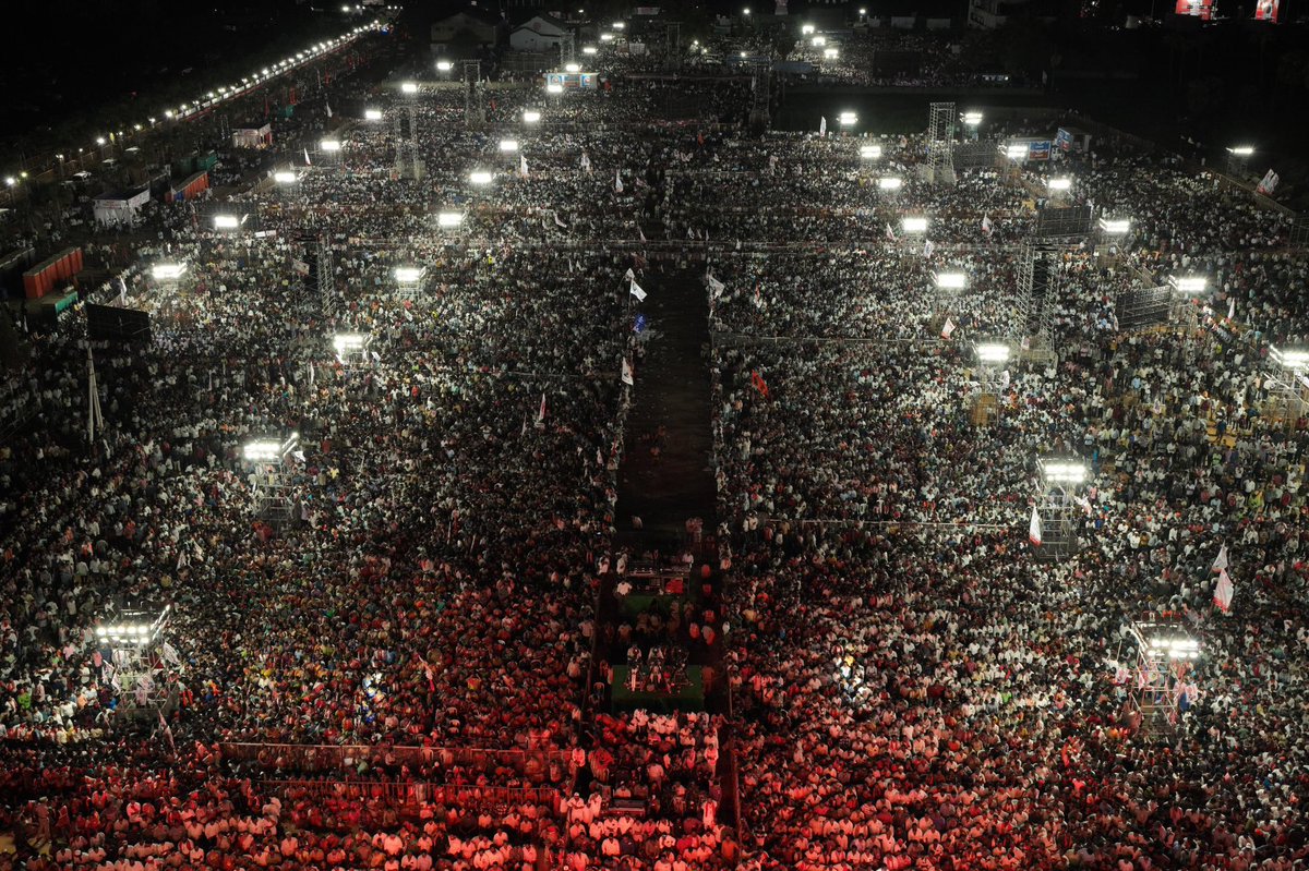 SupremePSPK's tweet photo. Tsunami 🌊 #JanaSenaJayaKethanam https://t.co/ib3UarVJ9C