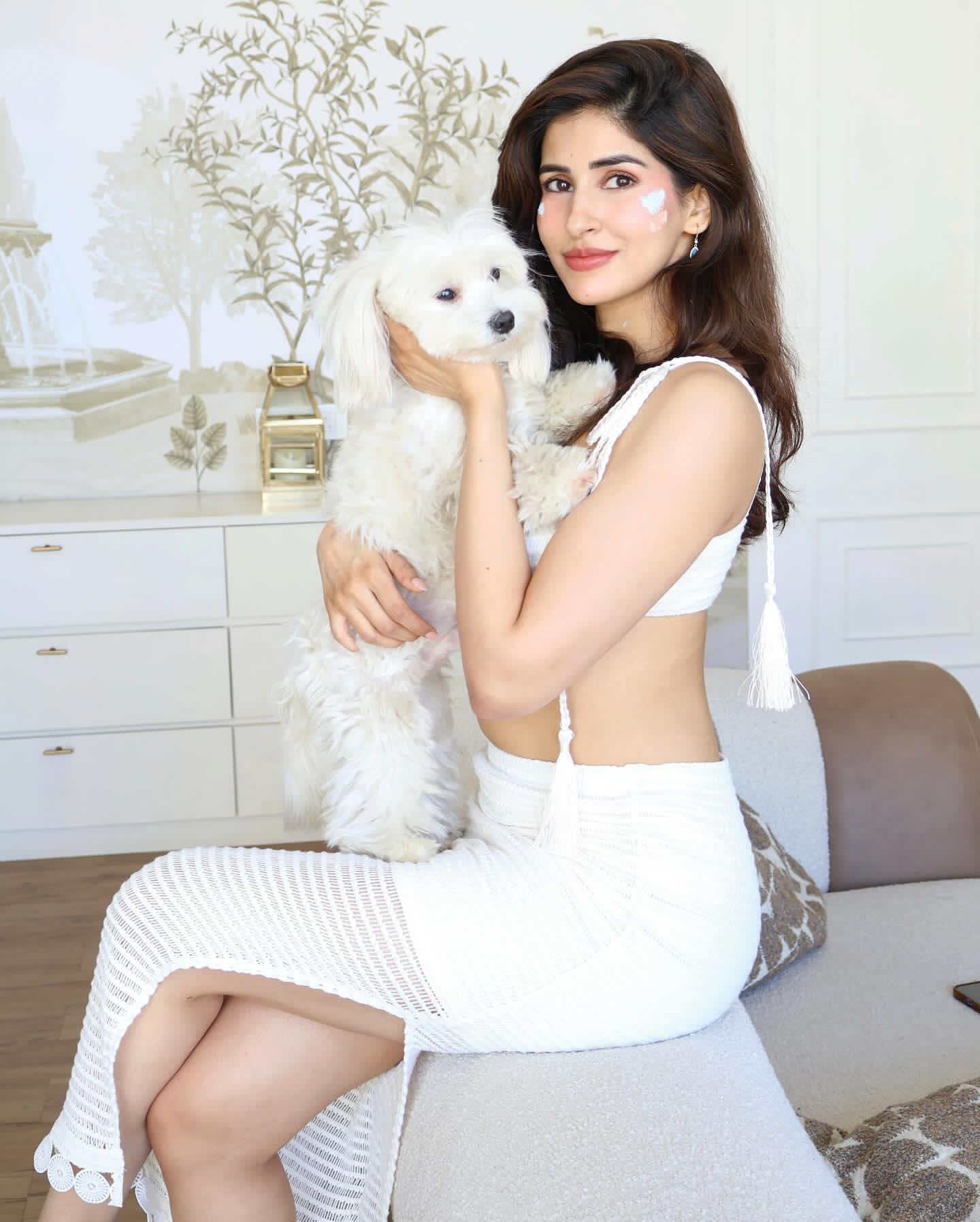 GmDCIzWbcAMOWPH?format=jpg&name=large