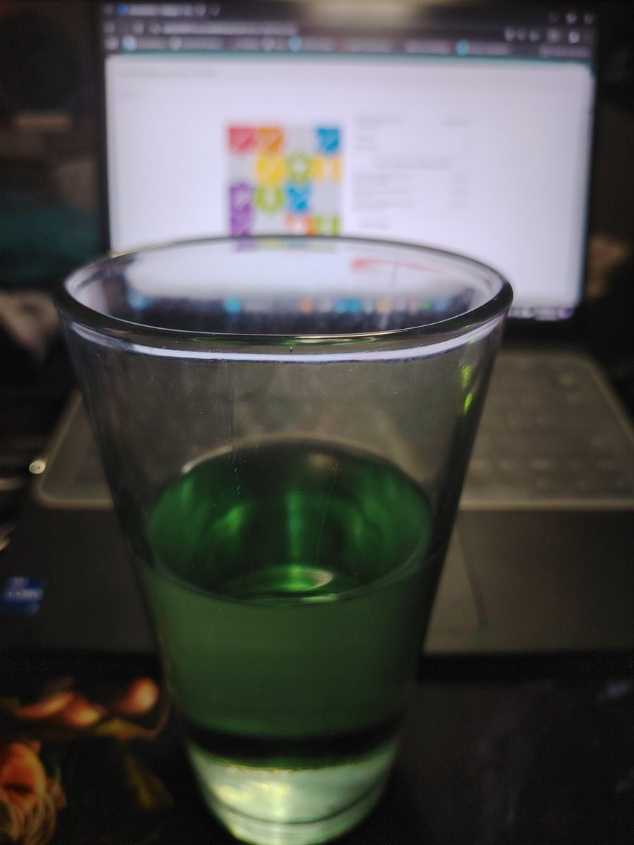Un traguito raro para la celebración de los 6000
#ECDQEMSD