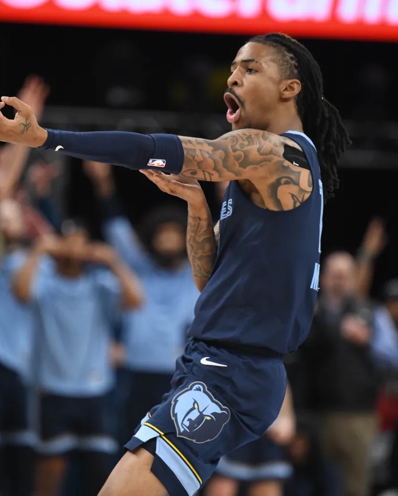 TheHoopCentral's tweet image. JA MORANT TONIGHT:

44 POINTS
8 REBOUNDS 
7 ASSISTS 
17/22 FGM