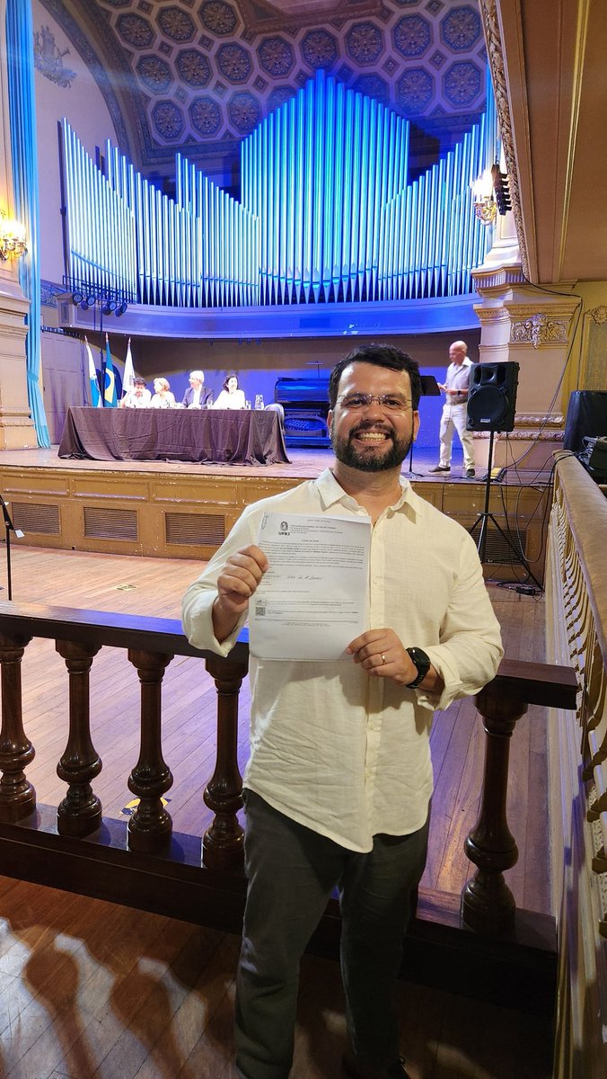 elvisoares's tweet photo. Depois de 17 anos de @ufrj, hoje me tornei professor efetivo da @CoppeUFRJ, com muito orgulho por essa instituição. https://t.co/rlvUe7439Y