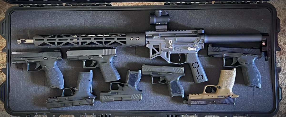 Kerry Slone(Stilettos&Shotguns) tweet media