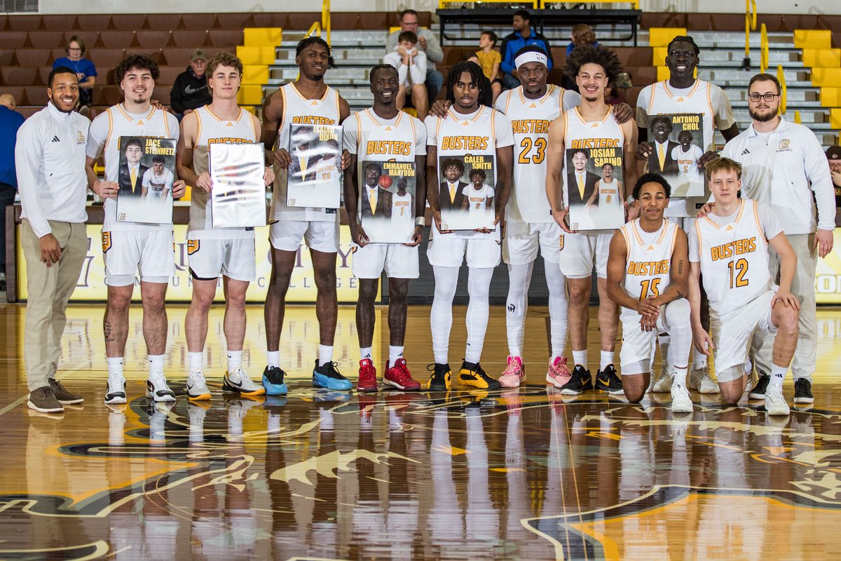 isaiahtisdale15's tweet photo. It was an honor to coach such a tough, relentless, connected group of young men. We started as a team and ended the year as a family. I would go to battle with this team any day of the week! Excited for what the future holds! #GoBroncBusters🟡🟤 https://t.co/BQR4bB91ST